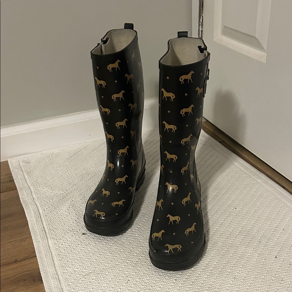Western Chief Black Boots with Horse Design